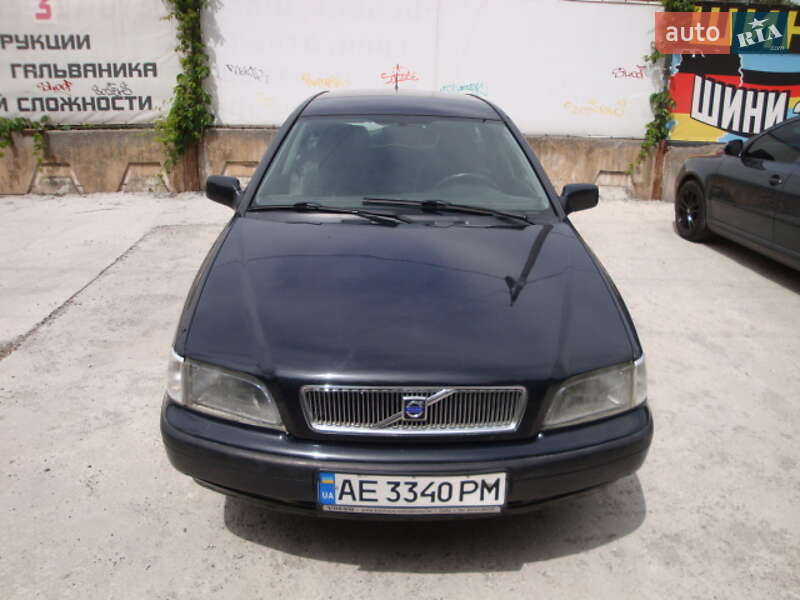 Універсал Volvo V40 2000 в Кам'янському