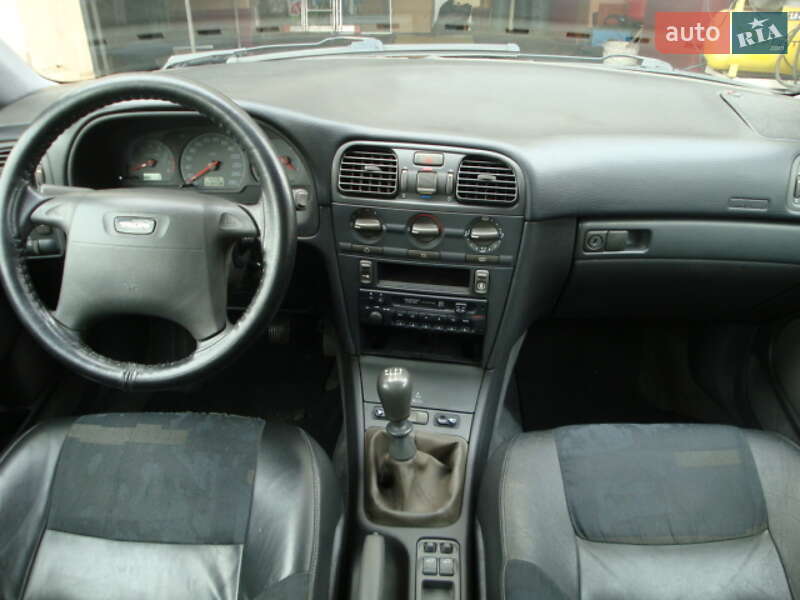 Універсал Volvo V40 2000 в Кам'янському