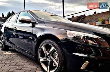 Хэтчбек Volvo V40 2015 в Львове