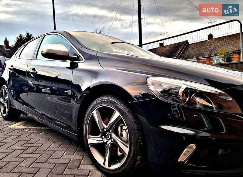 Volvo V40 2015