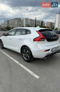 Хэтчбек Volvo V40 2015 в 