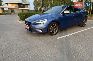 Хэтчбек Volvo V40 2017 в 