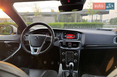 Хэтчбек Volvo V40 2017 в 