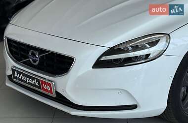 Хэтчбек Volvo V40 2018 в 