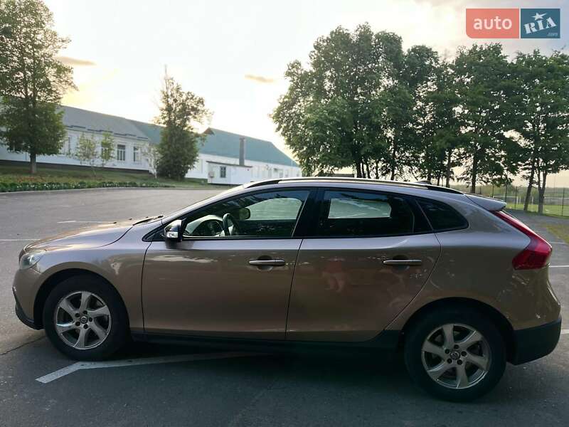 Хетчбек Volvo V40 2014 в Шполі