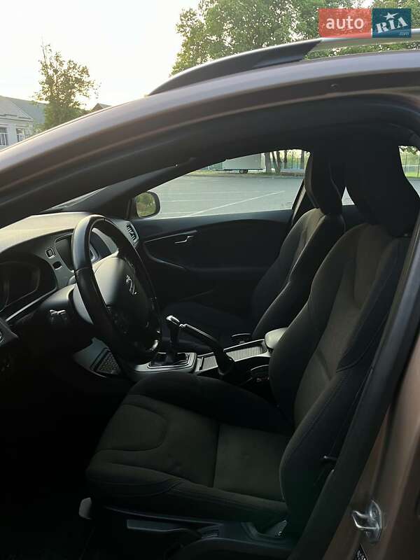 Хетчбек Volvo V40 2014 в Шполі