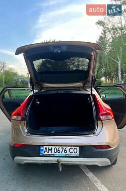 Хэтчбек Volvo V40 2014 в 