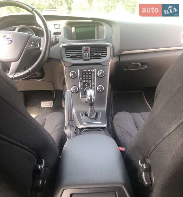 Хэтчбек Volvo V40 2013 в Львове