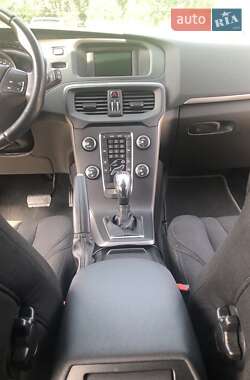 Хэтчбек Volvo V40 2013 в 