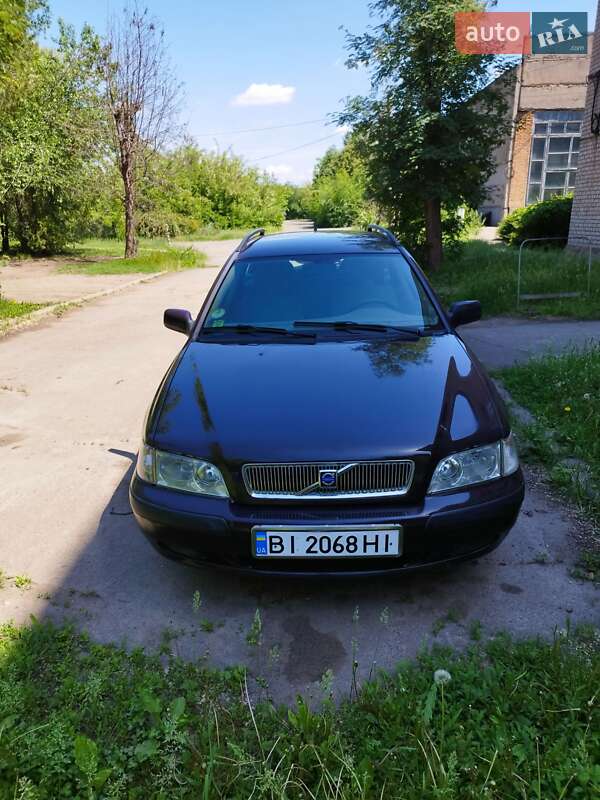 Volvo V40 2001