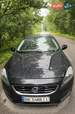 Хэтчбек Volvo V40 2014 в 