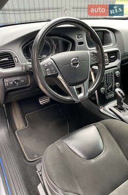 Хэтчбек Volvo V40 2017 в 