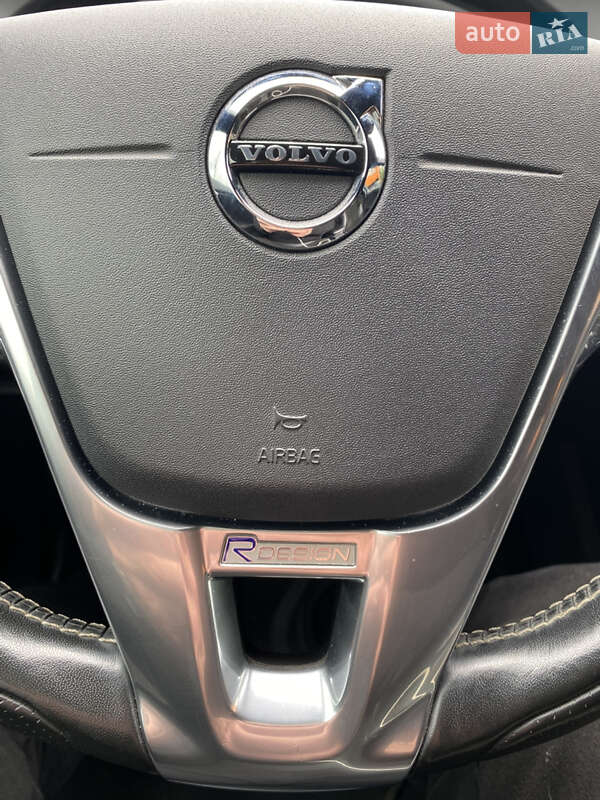 Хэтчбек Volvo V40 2017 в Киеве