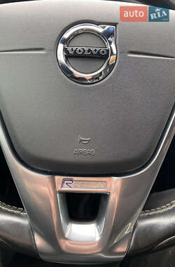 Хэтчбек Volvo V40 2017 в 