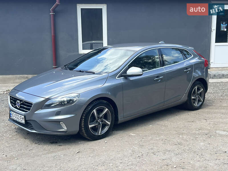 Volvo V40 2015
