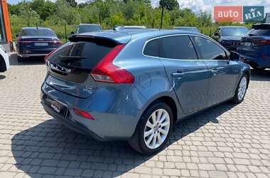 Хэтчбек Volvo V40 2013 в 