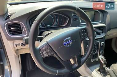 Хэтчбек Volvo V40 2013 в 