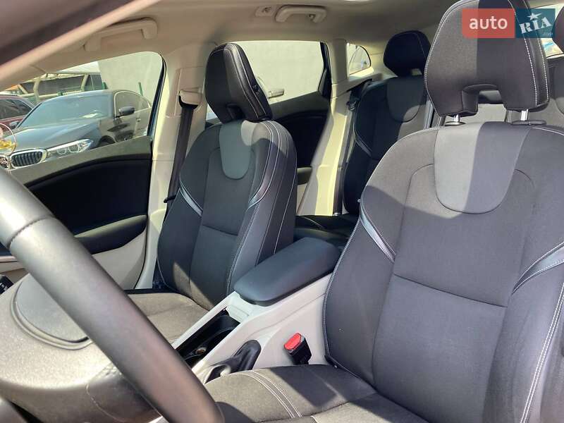 Хэтчбек Volvo V40 2013 в Львове фото 20 Хэтчбек Volvo V40 2013 в Львове
