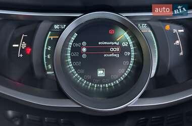 Хэтчбек Volvo V40 2013 в 