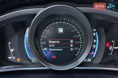 Хэтчбек Volvo V40 2013 в 