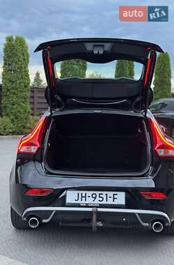 Хэтчбек Volvo V40 2013 в 