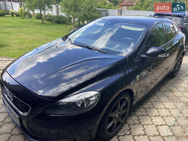 Хэтчбек Volvo V40 2013 в Владимире