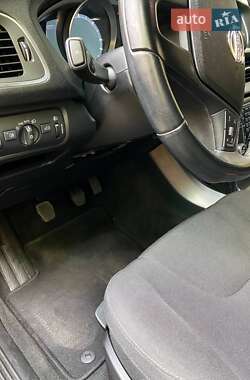 Хэтчбек Volvo V40 2014 в 