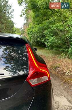 Хэтчбек Volvo V40 2014 в 