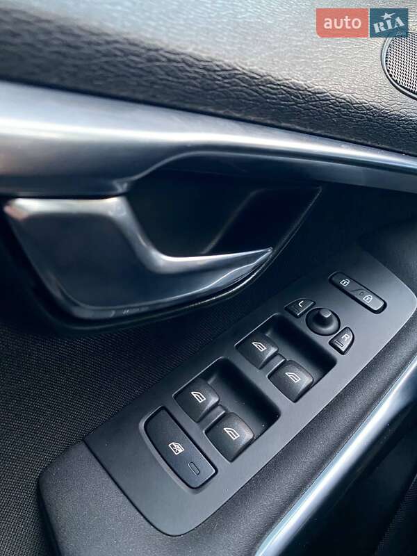 Хэтчбек Volvo V40 2014 в Харькове