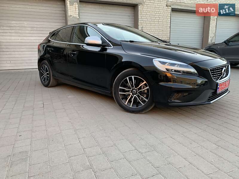 Хетчбек Volvo V40 2019 в Бродах