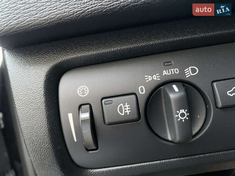 Хетчбек Volvo V40 2019 в Бродах