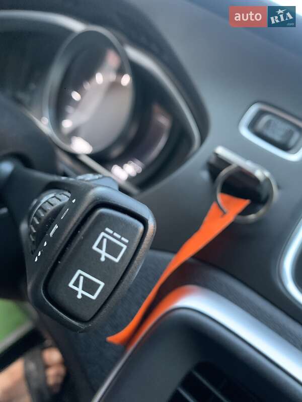 Хетчбек Volvo V40 2019 в Бродах