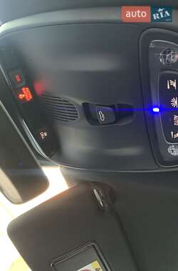 Хэтчбек Volvo V40 2019 в 