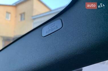 Хэтчбек Volvo V40 2019 в 