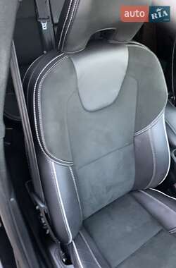 Хэтчбек Volvo V40 2019 в 