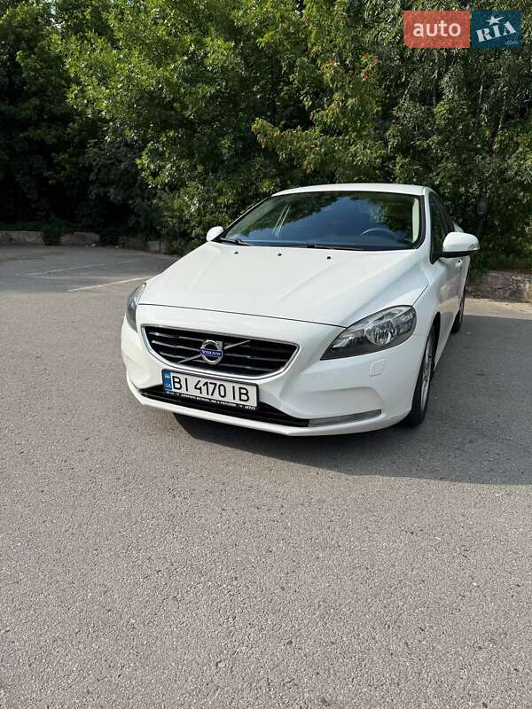 Volvo V40 2013