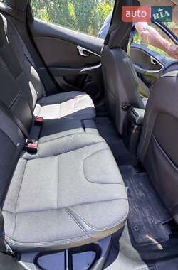 Хэтчбек Volvo V40 2014 в 