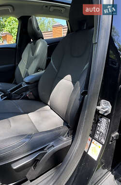 Хэтчбек Volvo V40 2014 в 
