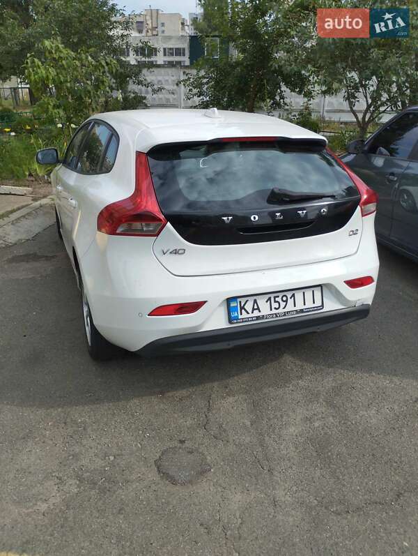 Хэтчбек Volvo V40 2014 в Киеве