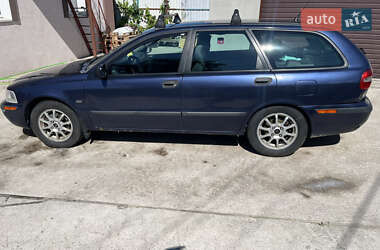 Универсал Volvo V40 2000 в 