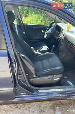 Универсал Volvo V40 2000 в 