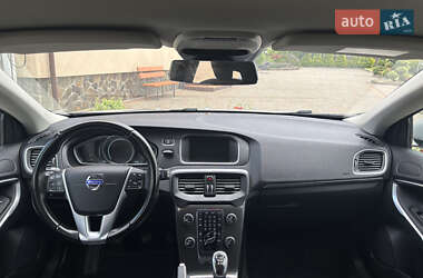 Хэтчбек Volvo V40 2014 в 