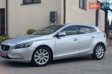 Хэтчбек Volvo V40 2014 в 