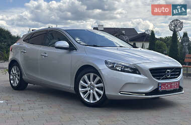 Хэтчбек Volvo V40 2014 в 