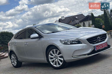 Хэтчбек Volvo V40 2014 в 