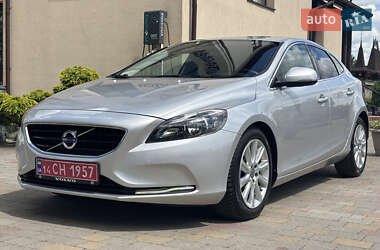 Хэтчбек Volvo V40 2014 в 