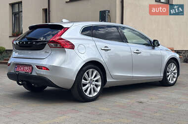 Хэтчбек Volvo V40 2014 в 