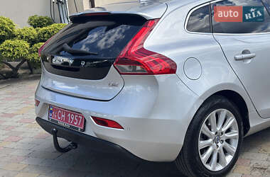 Хэтчбек Volvo V40 2014 в 
