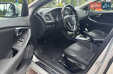 Хэтчбек Volvo V40 2014 в 