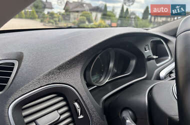 Хэтчбек Volvo V40 2014 в 